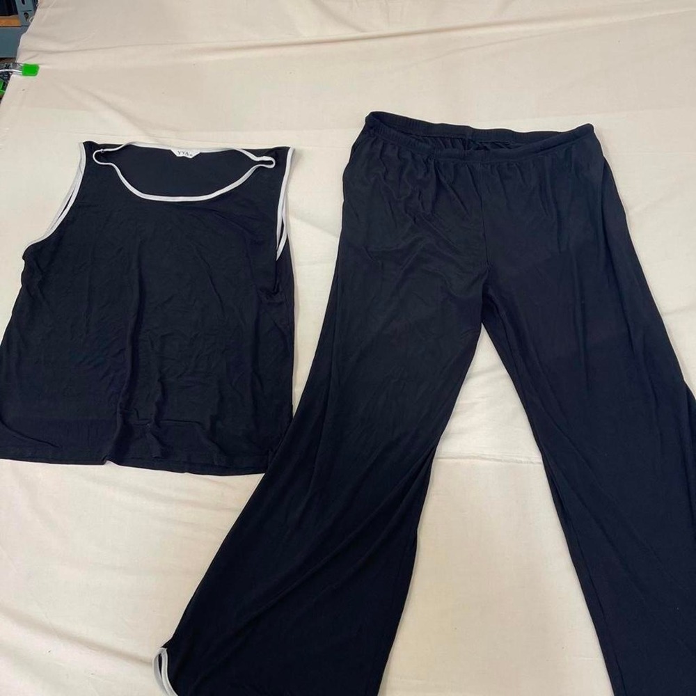 YYA black two-piece lounge set